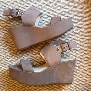 Vince Camuto Taupe Wedges, 8M